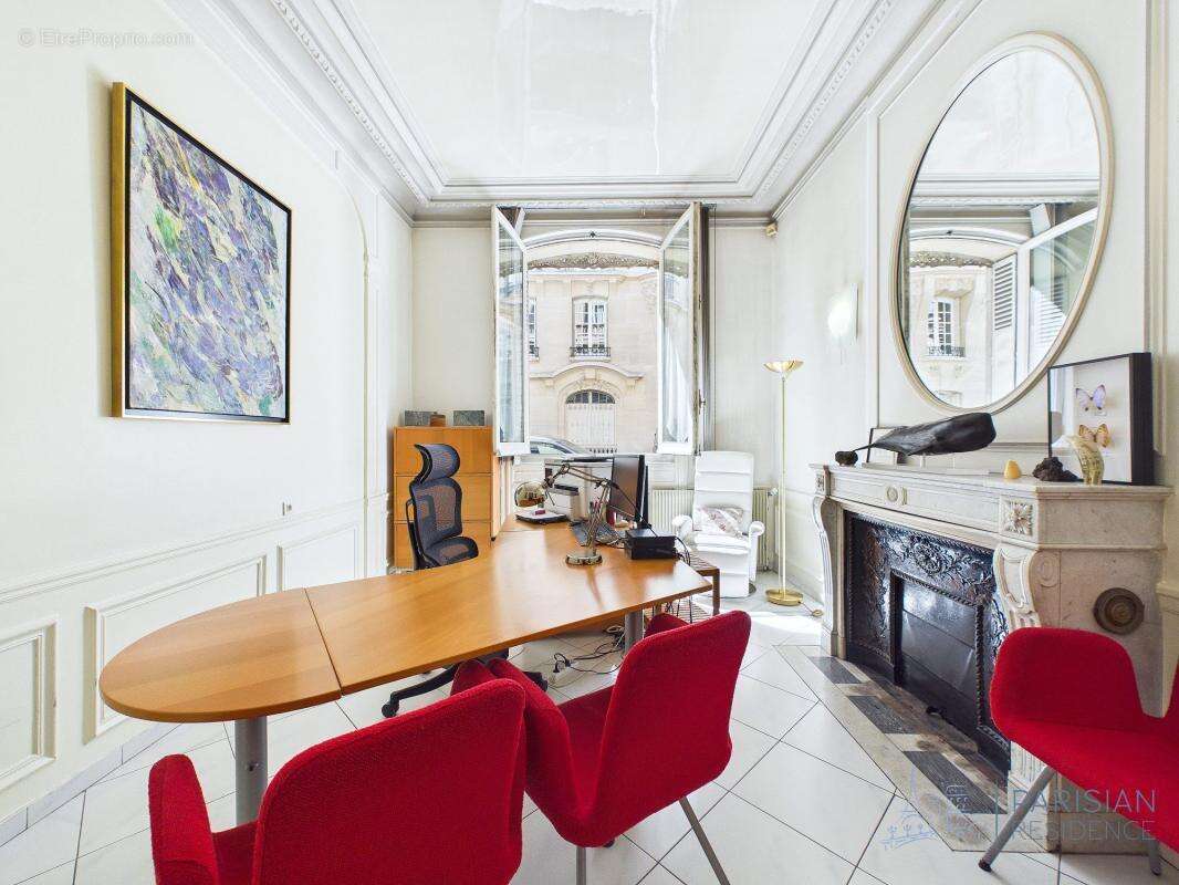 Appartement à PARIS-8E
