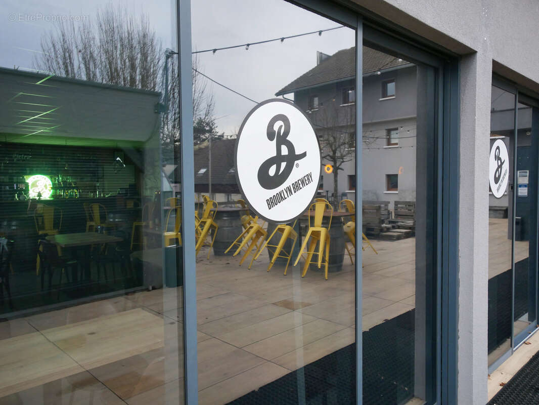 Commerce à VILLY-LE-PELLOUX