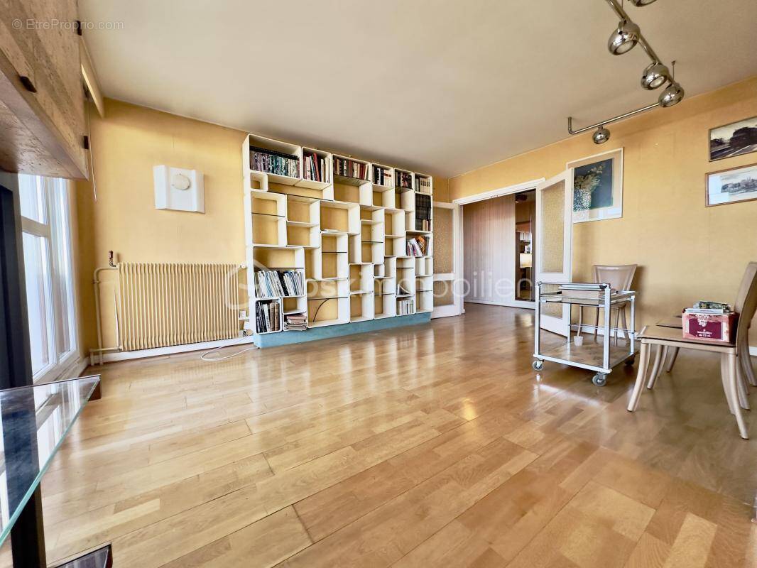 Appartement à STAINS