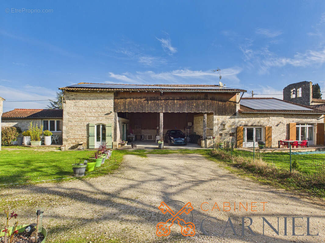 Propriété de charme avec activité de gîtes   Piscine, spa - photo 6