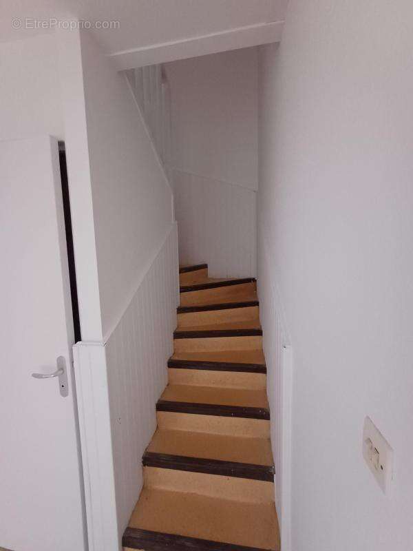 Maison à VAIVRE-ET-MONTOILLE