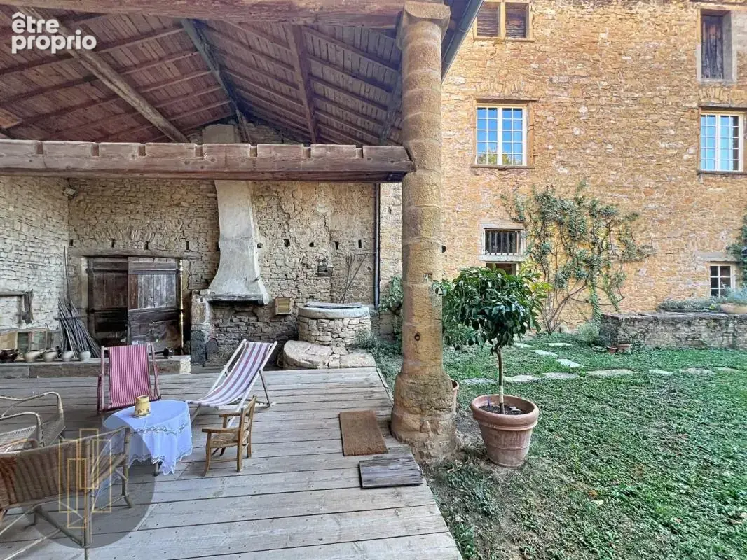 Poleymieux-au-Mont-d'Or – Propriété de caractère sur 1 049 m² terrain - photo 6