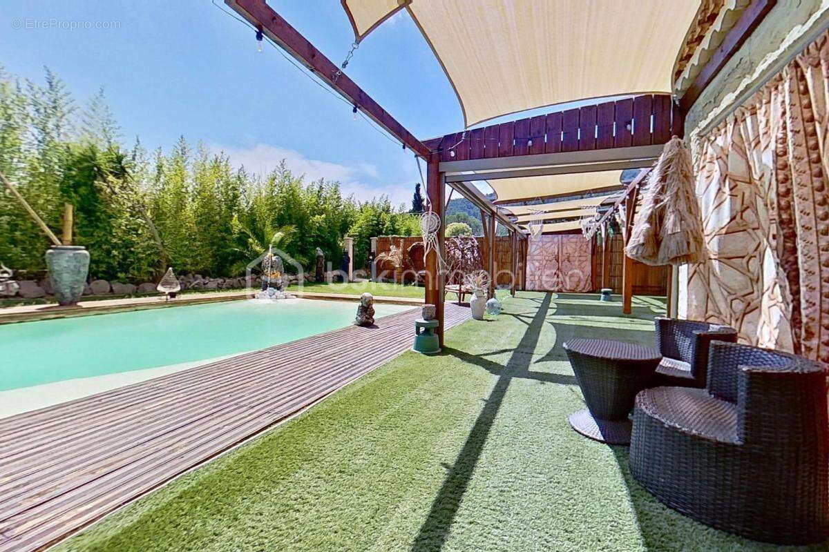 Maison à SOLLIES-VILLE