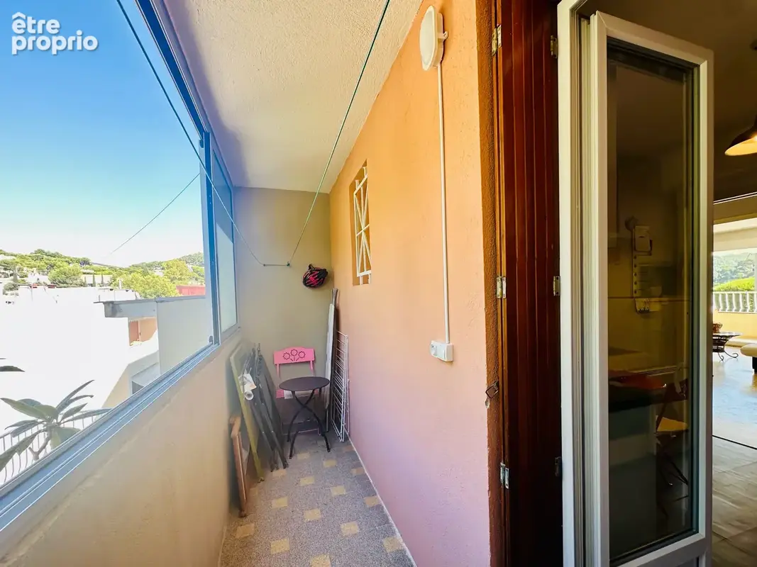 CASSIS   La Viguerie : T2 avec terrasse, apperçu Cap Canaille - photo 8