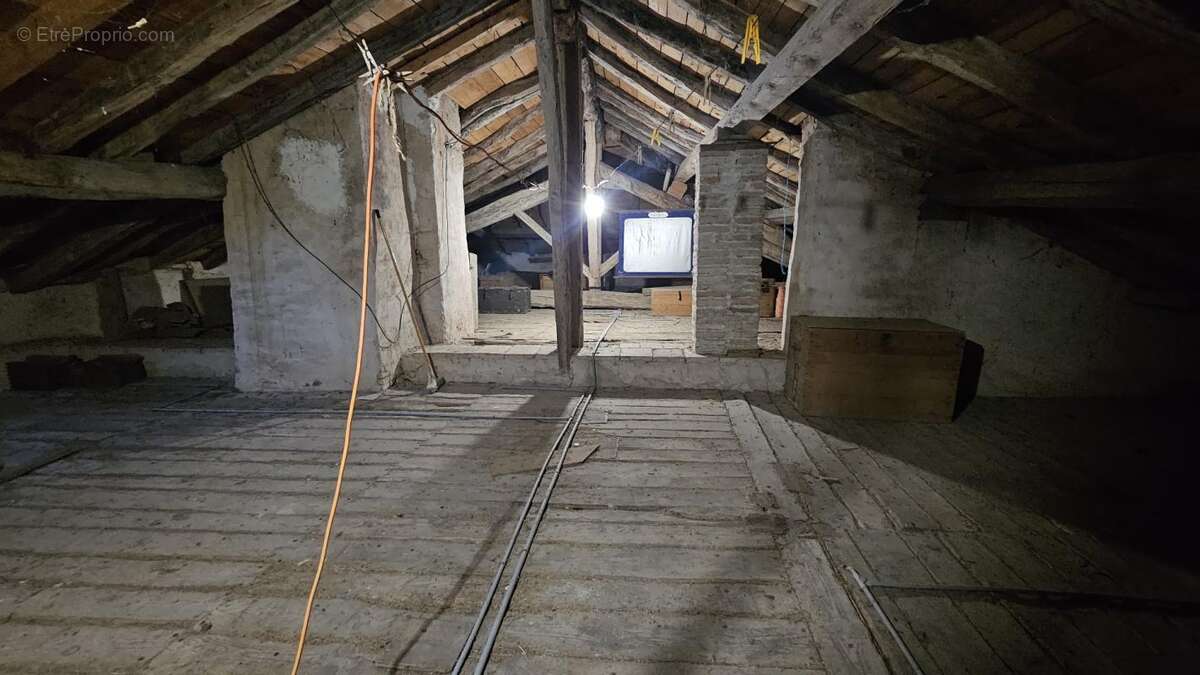 Maison à CASTELNAU-DE-MONTMIRAL