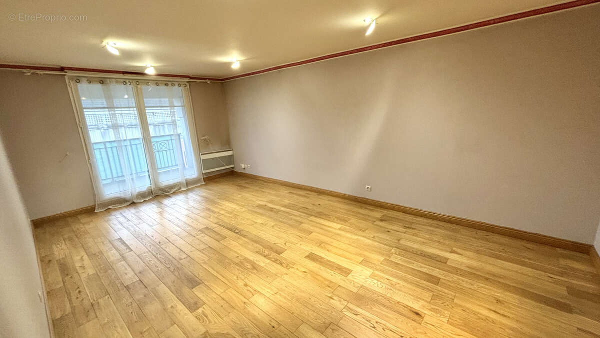 Appartement à SAINT-GRATIEN