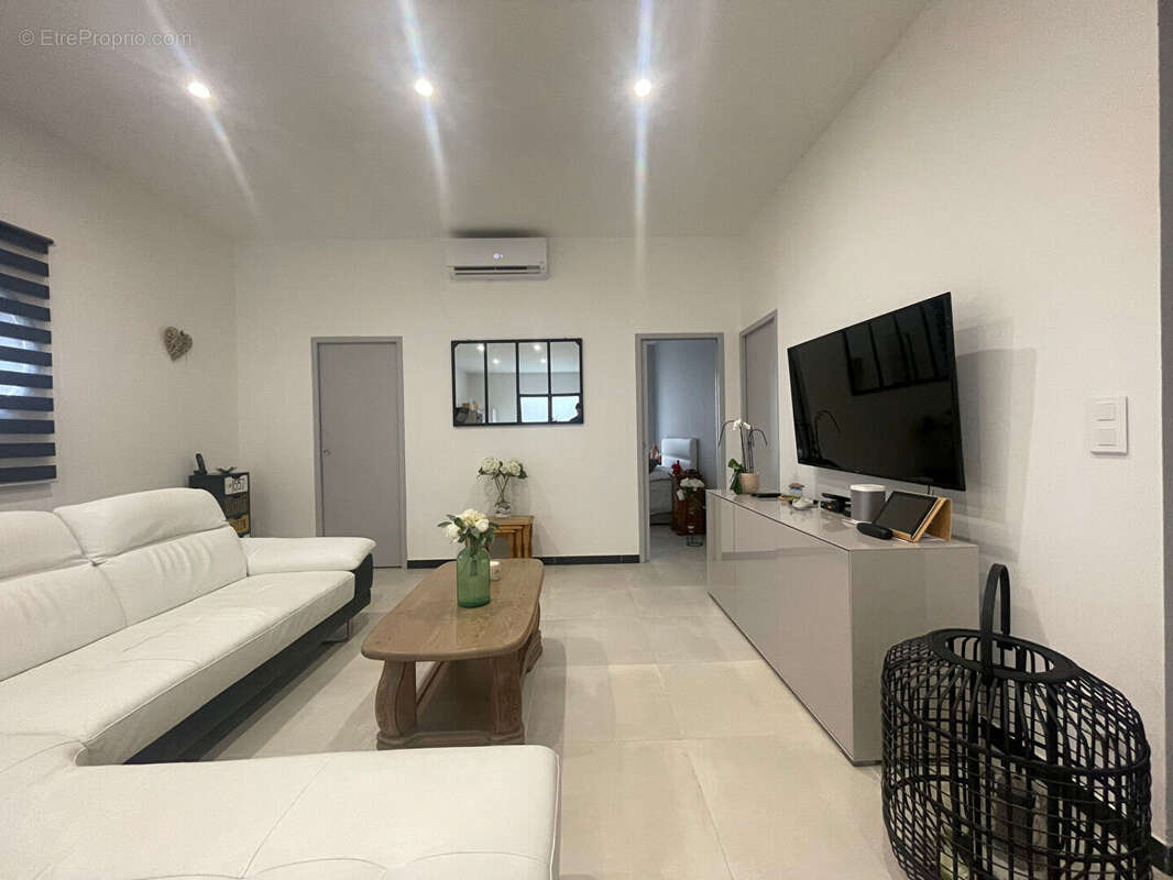 Immeuble - Argeliers - 461.25 m² - photo 8