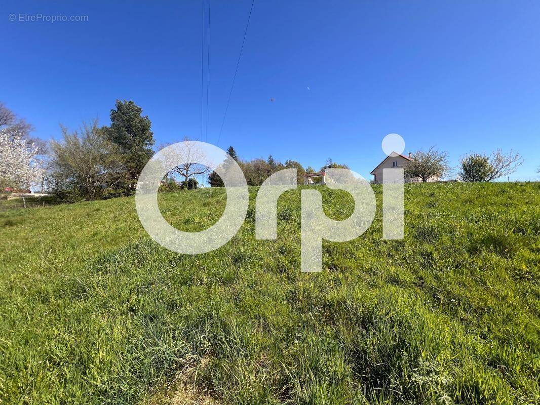 Terrain à DAMPNIAT