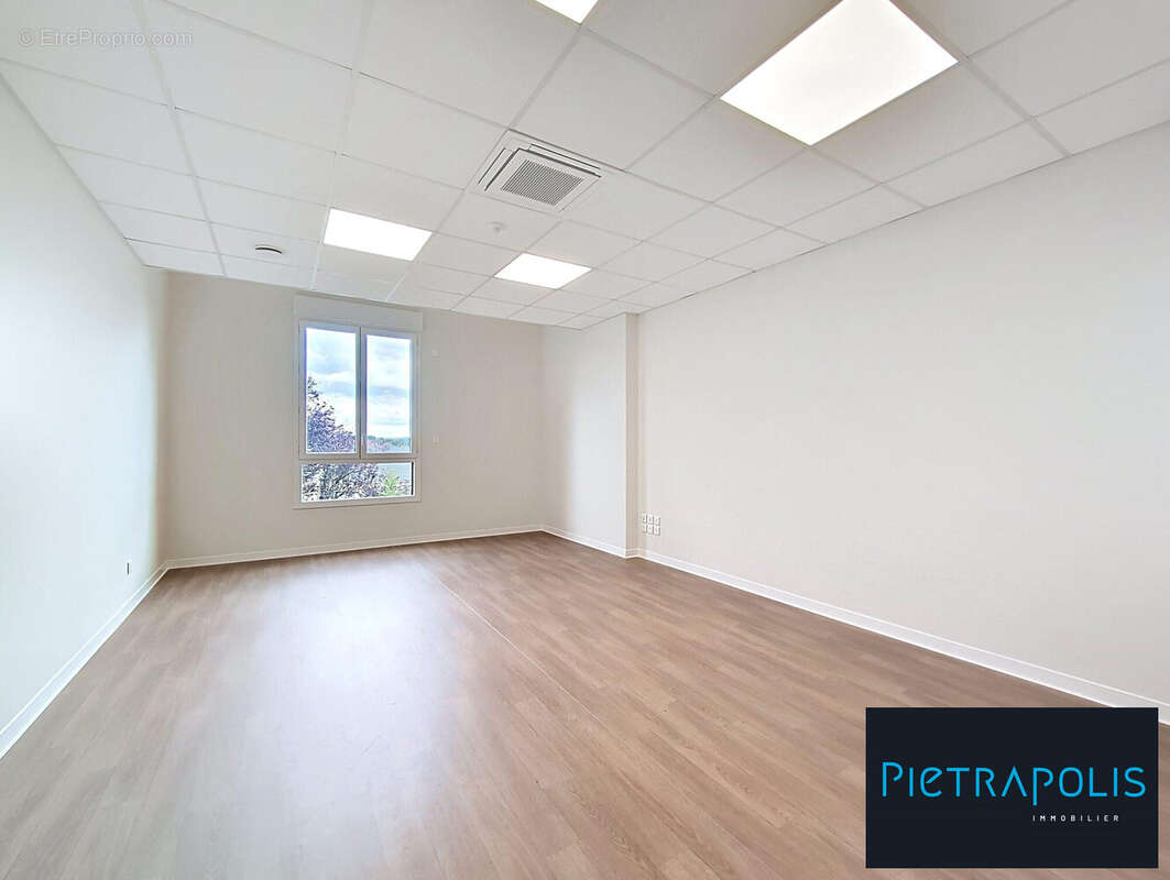 Commerce 46 m² à Is-Sur-Tille  - photo 5