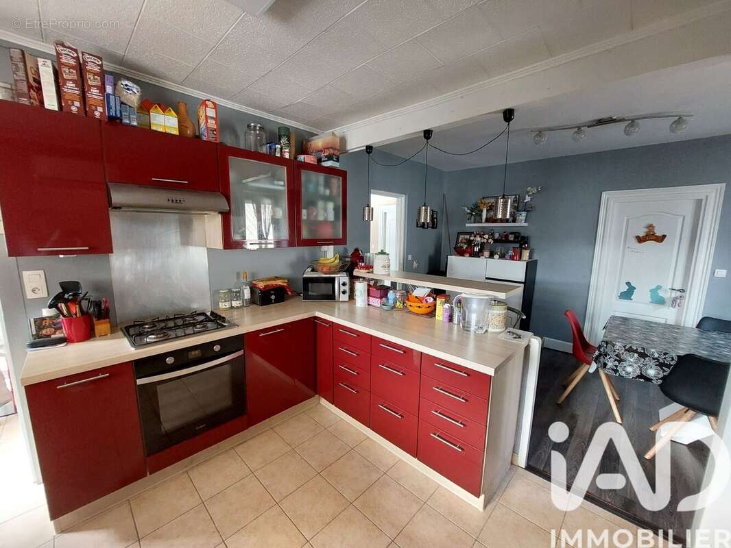 Appartement 105 m² à Montceau-Les-Mines  - photo 2