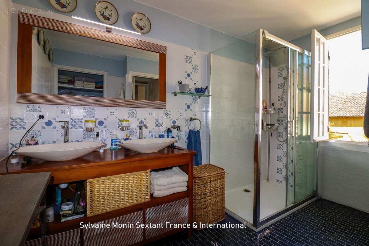 Maison à SAINT-MEDARD-D&#039;EXCIDEUIL