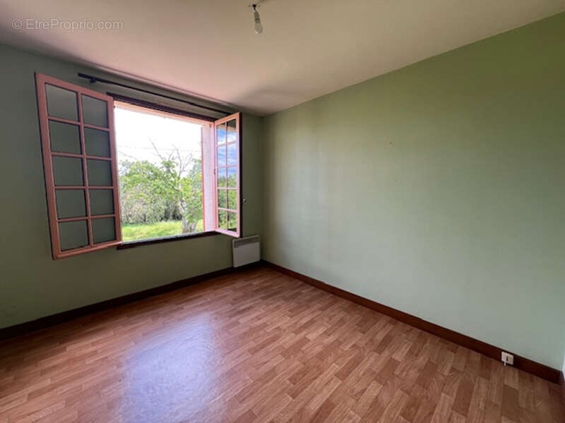 Aiguillon - Maison sur sous-sol des années 80 spacieuse - photo 12
