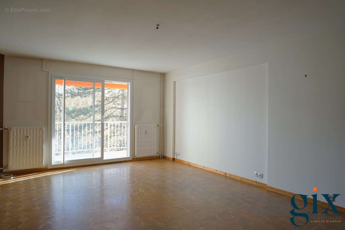 Appartement à MEYLAN