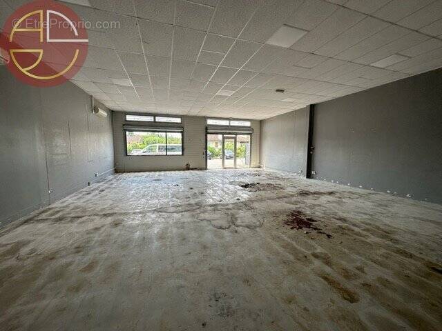 Commerce à BEAUZELLE