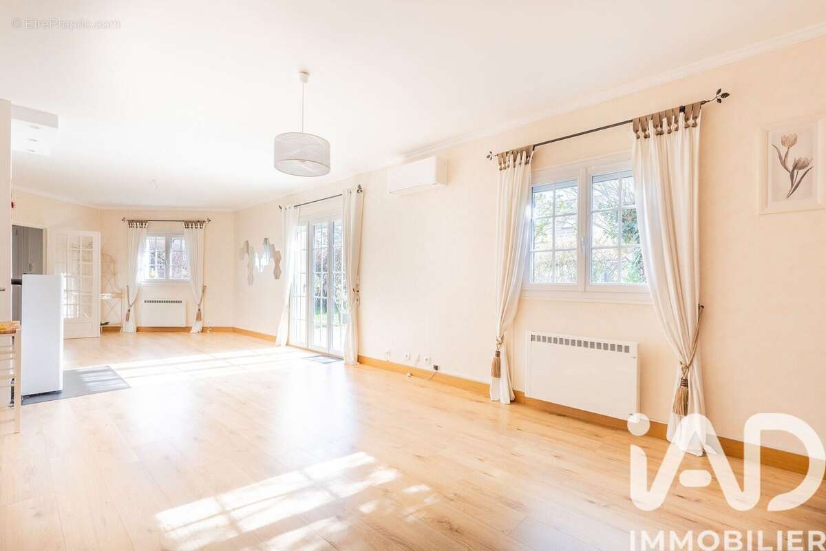 Photo 5 - Maison à BALLAINVILLIERS