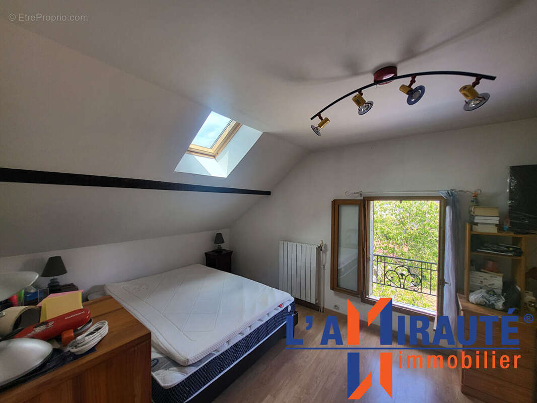 Maison 5 pièces, 3 chambres, quartier des 10 Arpents - photo 8