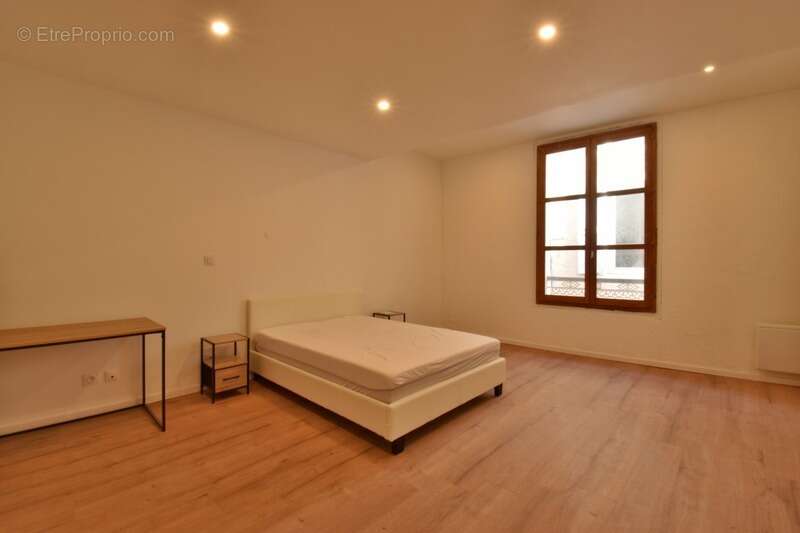 Appartement à VOLONNE