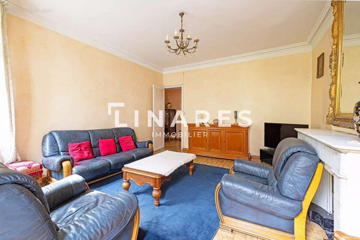 Appartement à MARSEILLE-1E