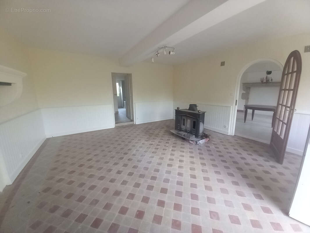 Maison à MOULINS-ENGILBERT