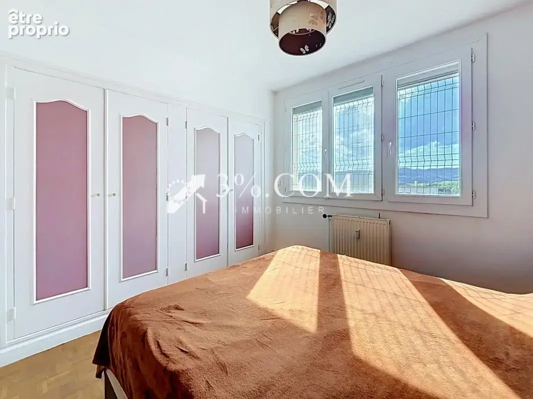 Appartement T3 vue Crussol: 74 m2 habitables avec balcon et - photo 9