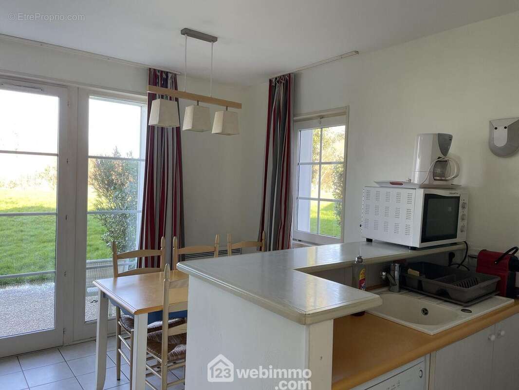 VUE SUR LE JARDIN. - Maison à TALMONT-SAINT-HILAIRE