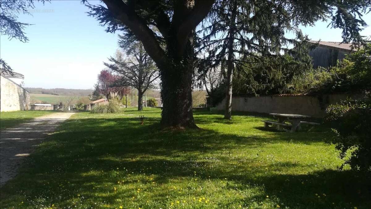 Maison à SAINT-ANGEAU