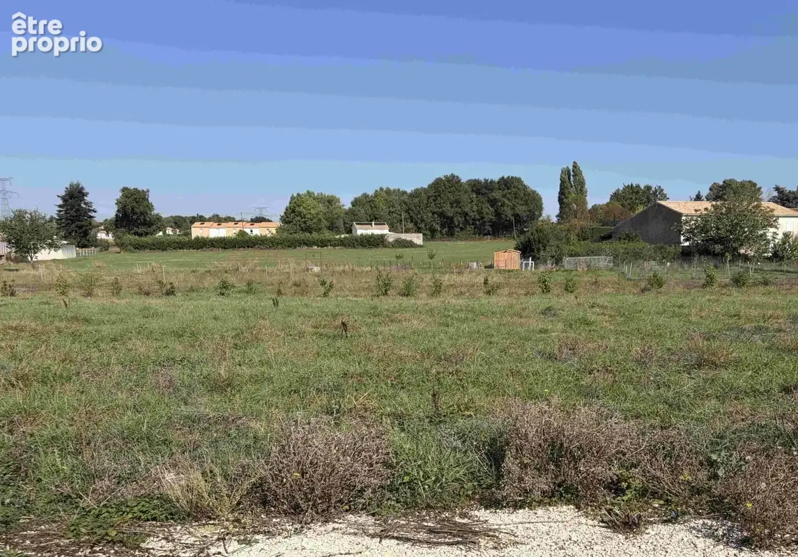 Terrain à CHANIERS