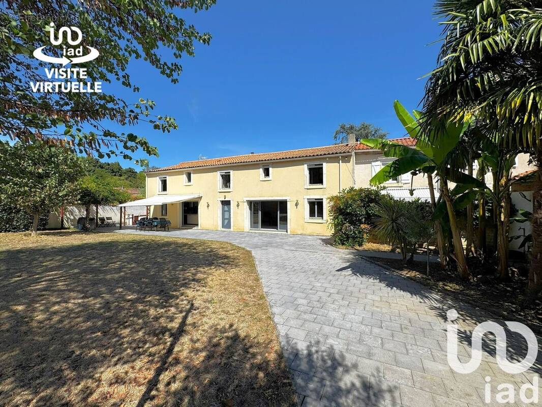 Photo 1 - Maison à FONTENAY-LE-COMTE