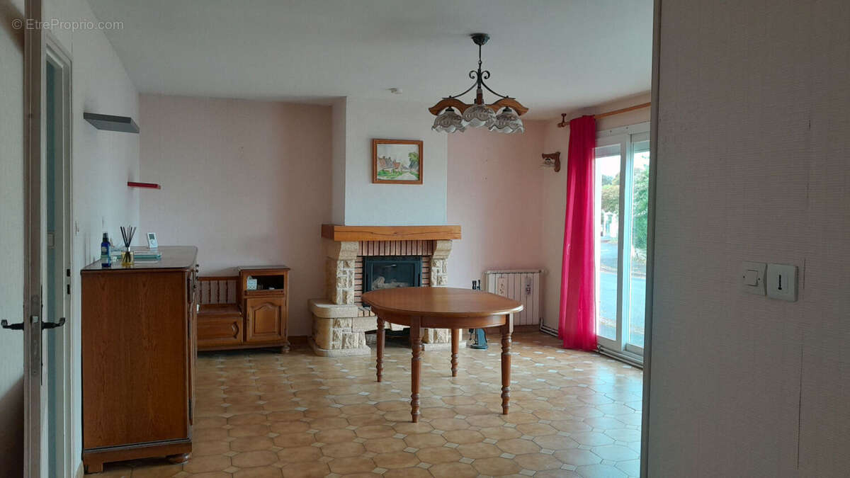 ROCHEFORT - Maison de plain-pied de 103 m²  -  garage - jardin - Proche écoles et commerces - photo 9