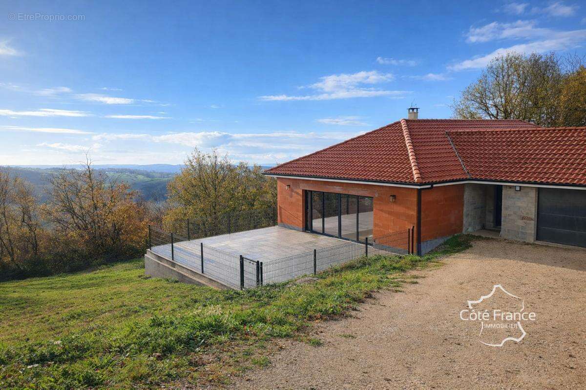 Maison à SAINT-DENIS-LES-MARTEL