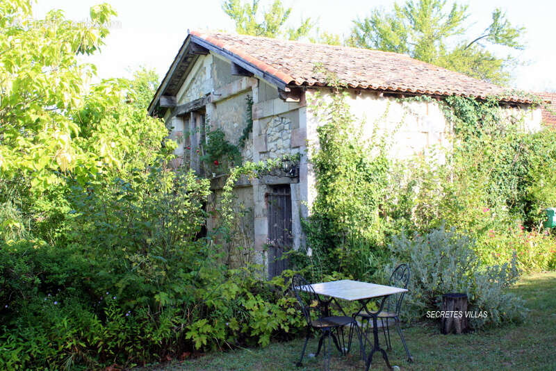Maison à FARGUES-SAINT-HILAIRE