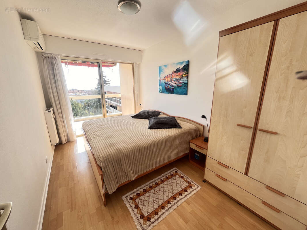 Appartement à VALLAURIS