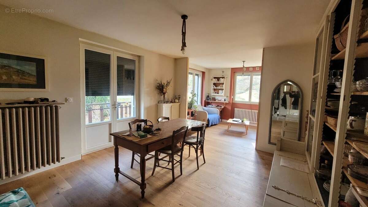 Maison à LE CHAMBON-SUR-LIGNON