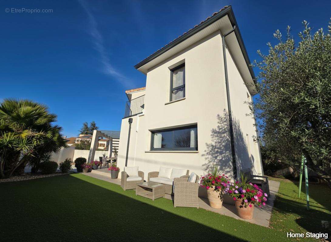 Maison à MONTELIMAR