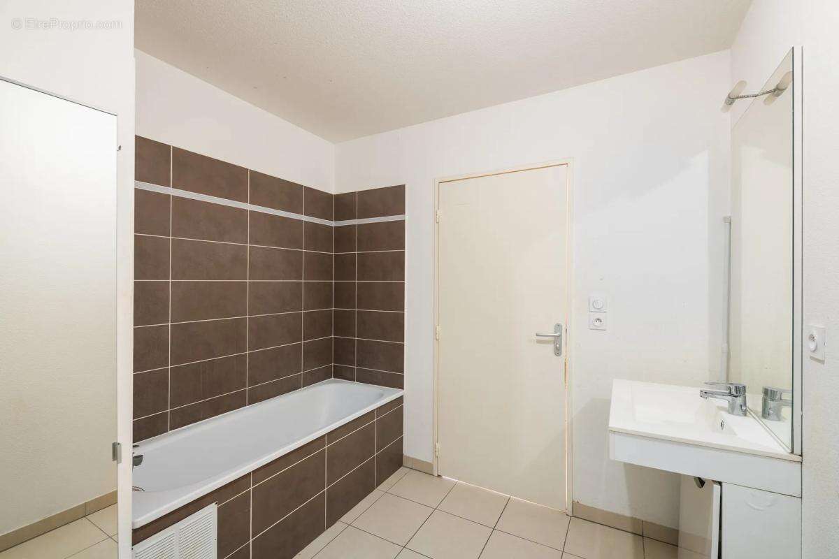 Appartement à MARSEILLE-3E