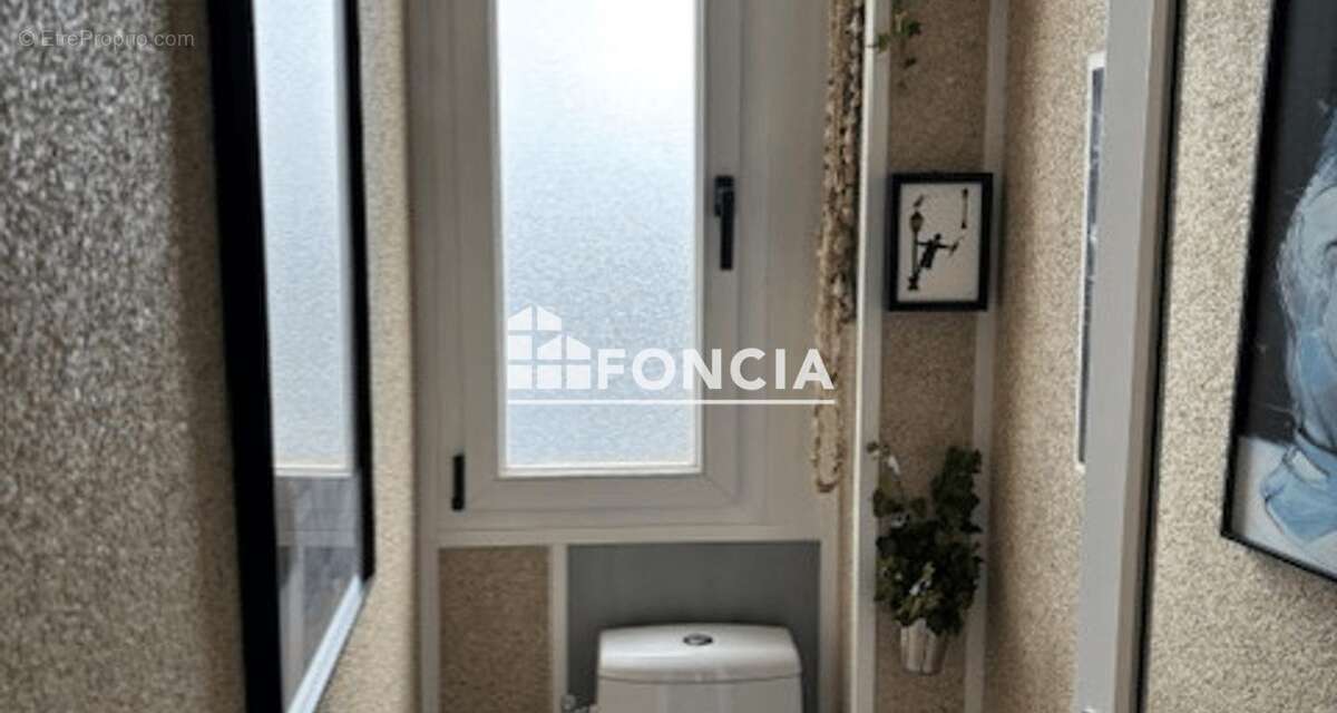 Jolie vue panoramique et belle orientation ouest sans vis a vis pour ce bel appartement de 56 m2 - photo 8