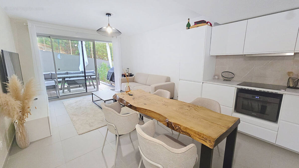 Appartement à VILLENEUVE-LOUBET