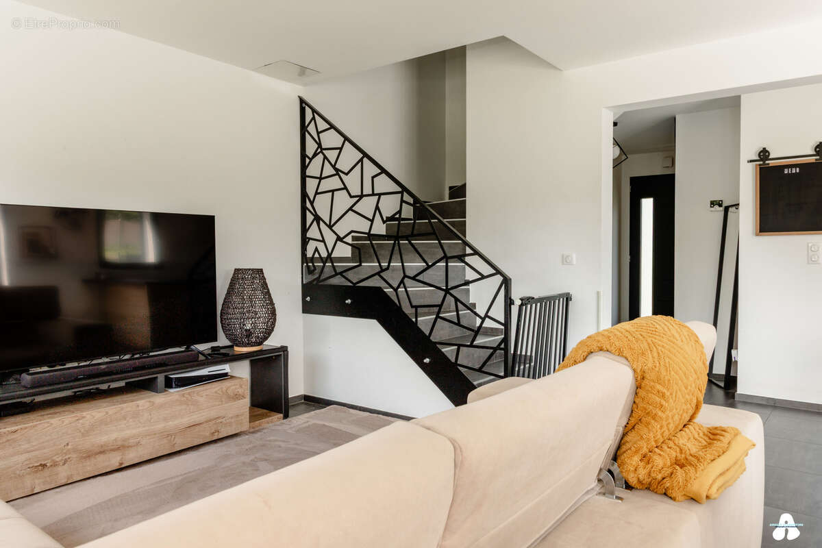 Maison à CRANVES-SALES