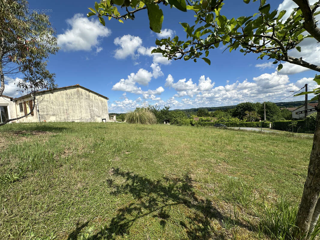 Maison à BONNES