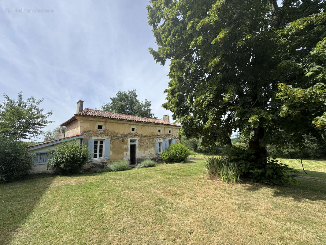 Maison à MEDILLAC
