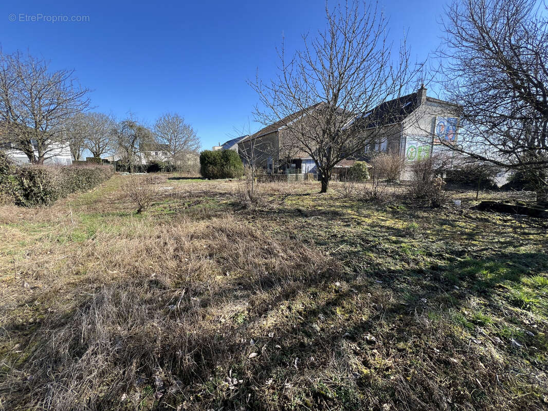 Terrain à VILLERS-LA-CHEVRE