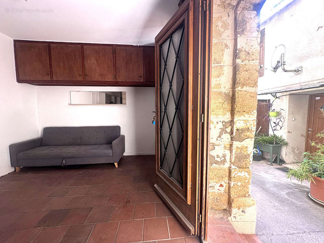 Istres studio en centre ville - photo 3