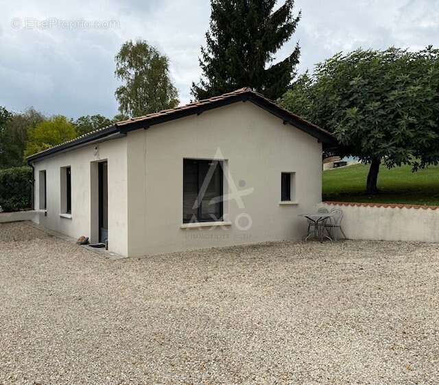 Maison à MORNAC