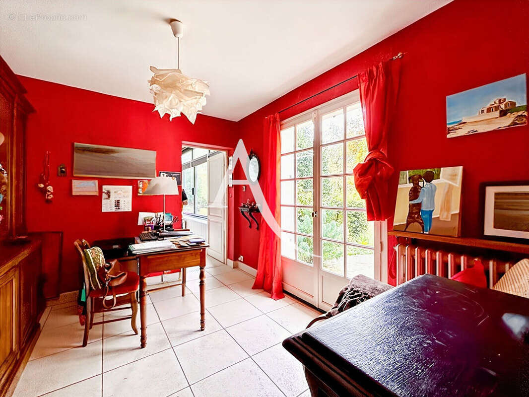 Maison à LES ESSARTS-LE-ROI