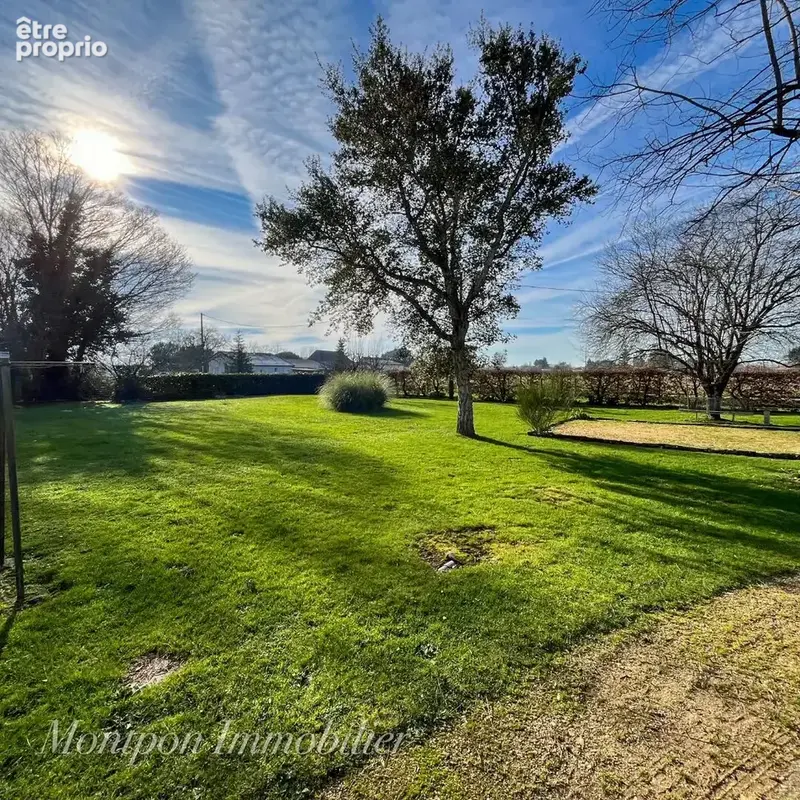 Terrain constructible + garage Montpon Menesterol - photo 4