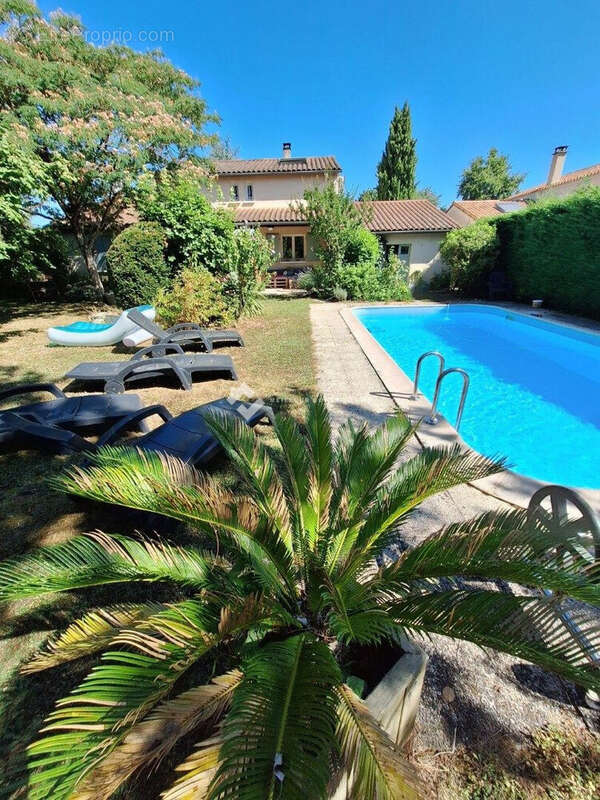 Maison 125 m² à Vouneuil-Sous-Biard  - photo 2