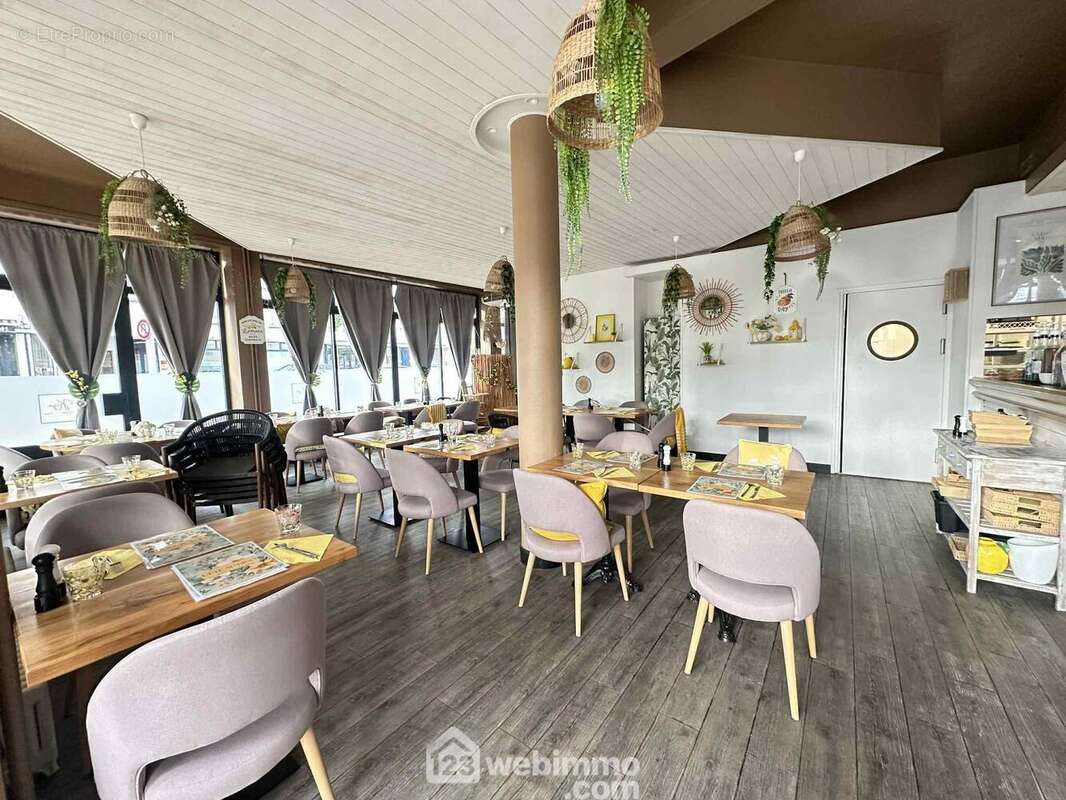 D'une surface de 114 m² - Commerce à LAON