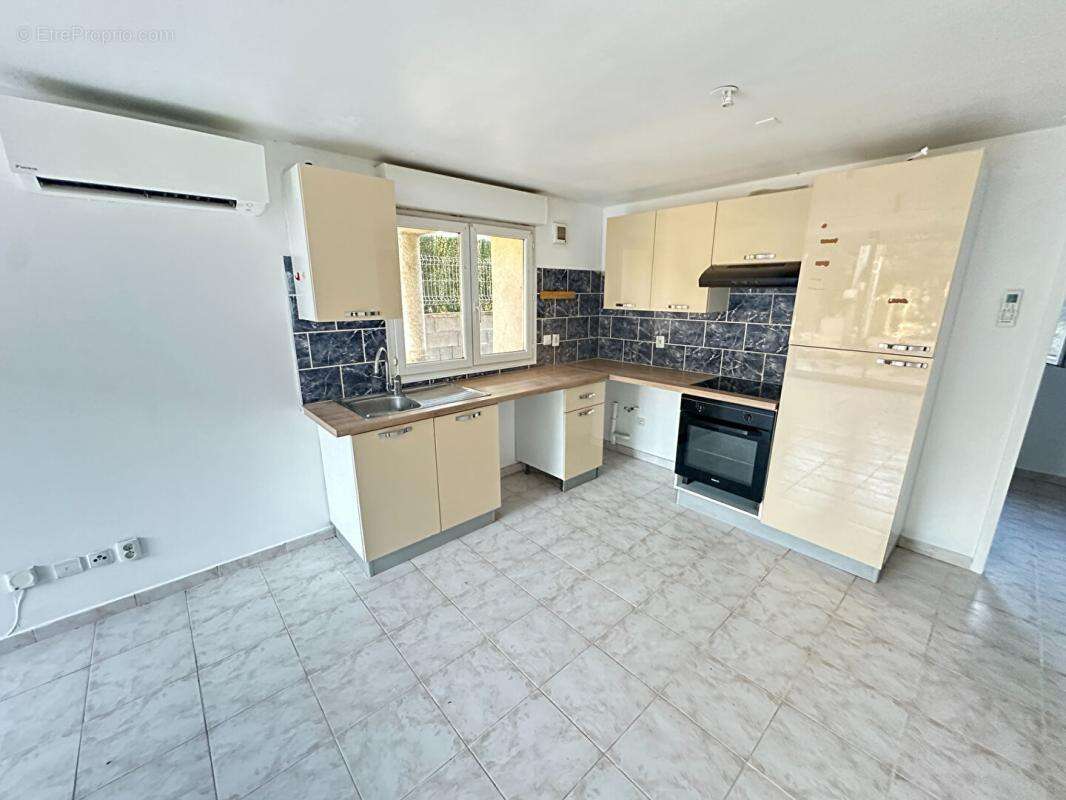 Appartement à ROGNAC