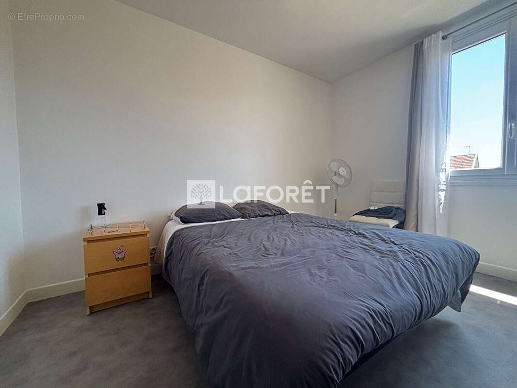 Appartement t4 - loggia -cave- garage- ascenseur - photo 4