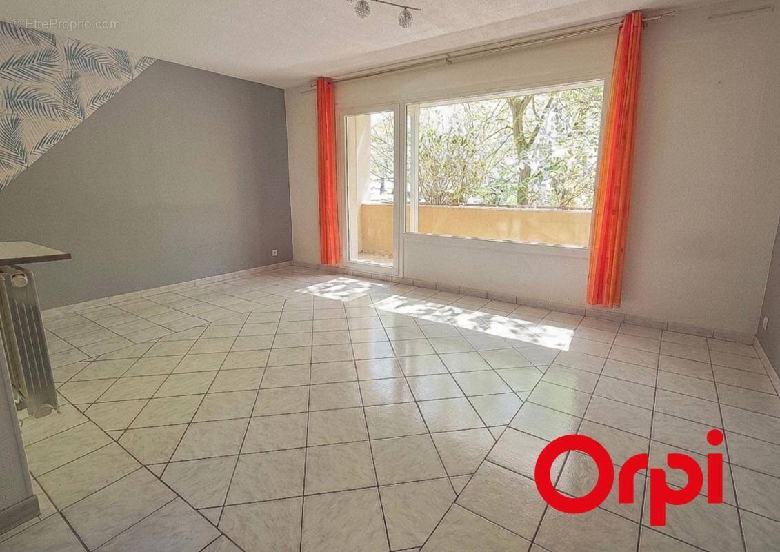 Appartement à LYON-8E